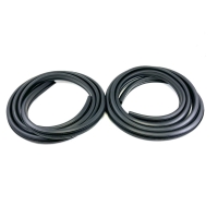 Door seal on body front